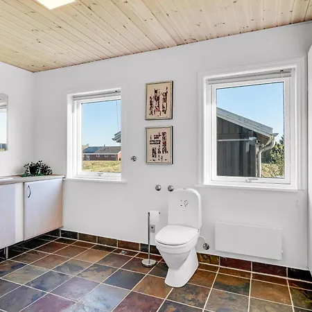 10-person With A Wilderness Bath And Large Terrace Holiday home Sindrup