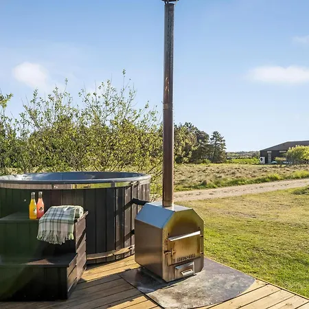 10-person With A Wilderness Bath And Large Terrace Holiday home Sindrup